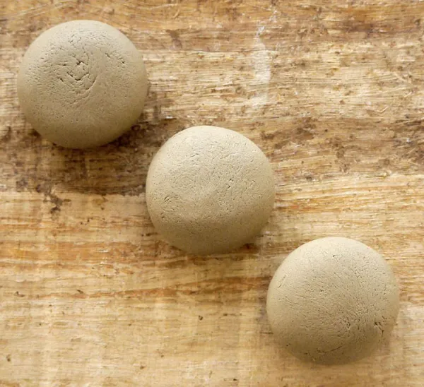 Ponio Tuhý šampón s ichtamolom Hmotnosť šampónu: 60g