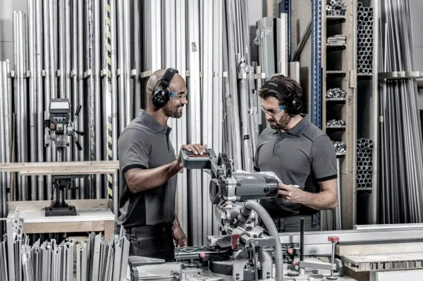 UVEX aXess one - aktívne mušľové chrániče s Bluetooth 31dB
