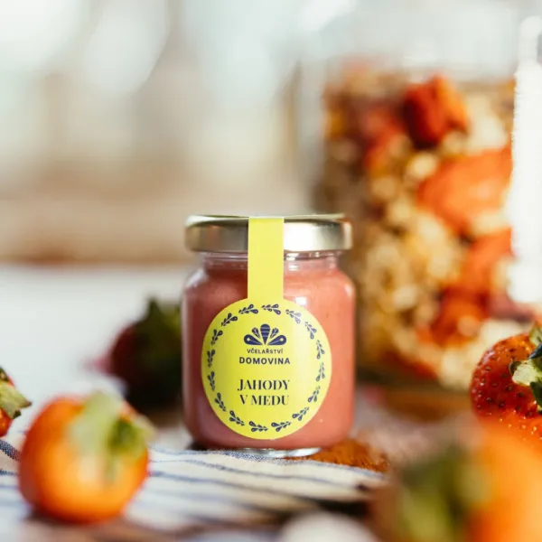 Včelařství Domovina Med s jahodami Obsah: 75g
