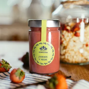 Včelařství Domovina Med s jahodami Obsah: 75g
