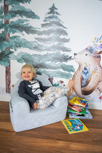 Polstrované designové kreslo pre deti ŠEDÁ