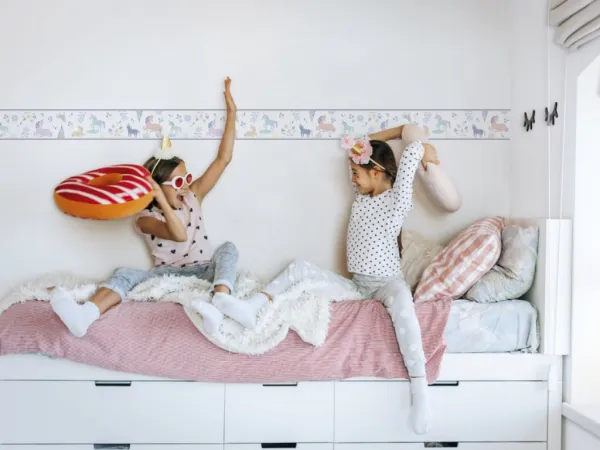 Odolná detská bordúra JEDNOROŽCI na stenu Zvoľte farbu: Tmavá