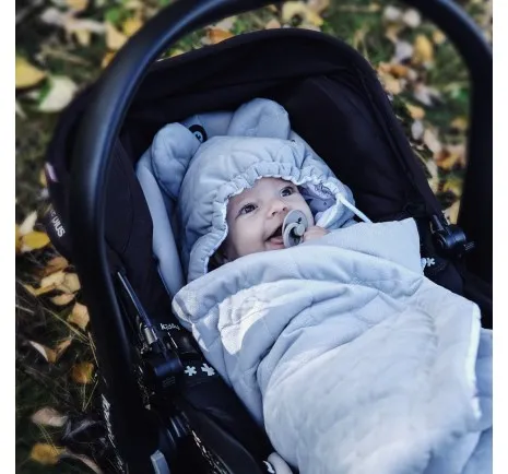 Celoročná zavinovacia deka do autosedačky pre bábätko ZÁHRADA ZVIERAT + TMAVO ŠEDÁ
