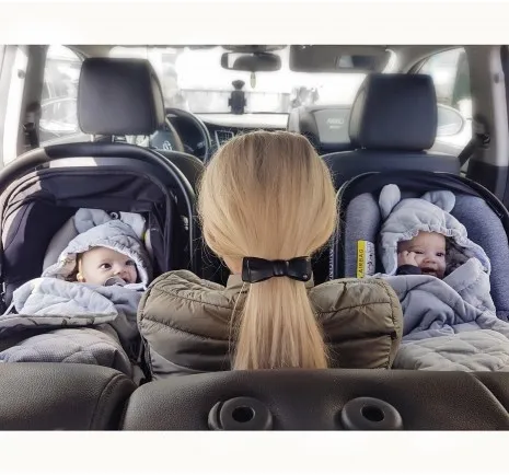 Celoročná zavinovacia deka do autosedačky pre bábätko ZÁHRADA ZVIERAT + TMAVO ŠEDÁ