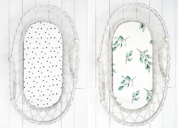 Prestieradlo Sleepee We Care do kočíka, košíka a kolísky čierne bodky/eukalyptus