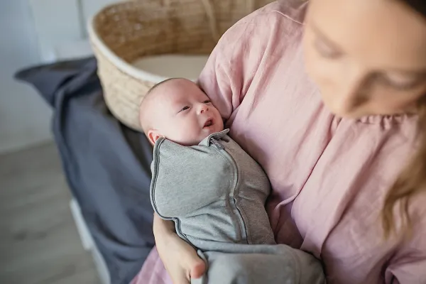 Zavinovačka Sleepee First Step Swaddle s čiapočkou zadarmo Eucalyptus