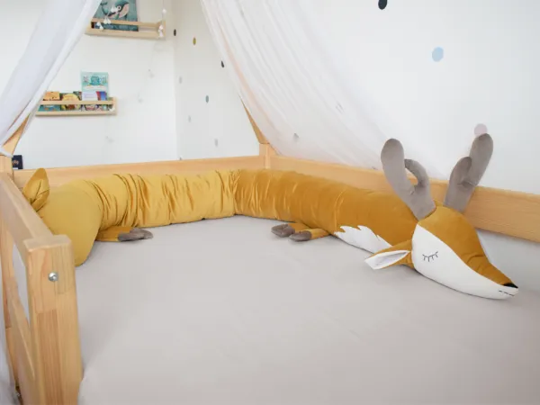 Zvieratkový chránič JELEŇ do detskej postieľky
