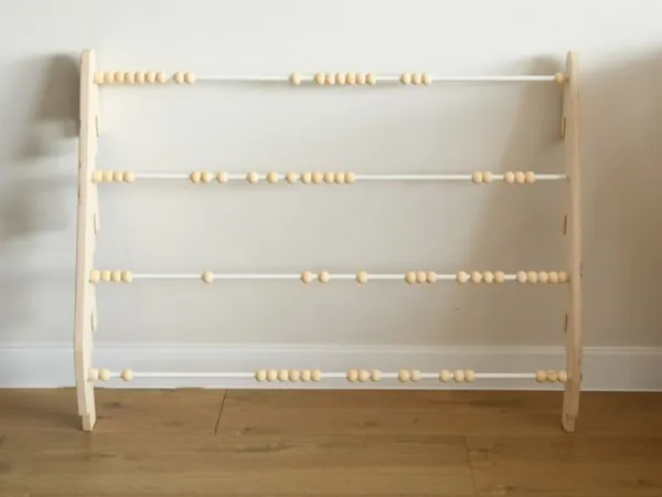 Montessori knižnica do detskej izby s počítadlom Zvoľte farbu: Nelakovaná