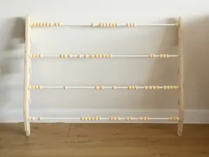 Montessori knižnica do detskej izby s počítadlom Zvoľte farbu: Nelakovaná