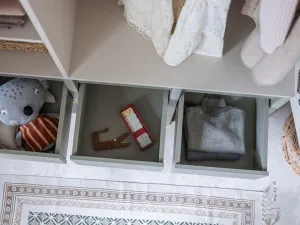 Detská šatníková skriňa so šuplíkmi, tyčou a policami TWEENS eukalyptová