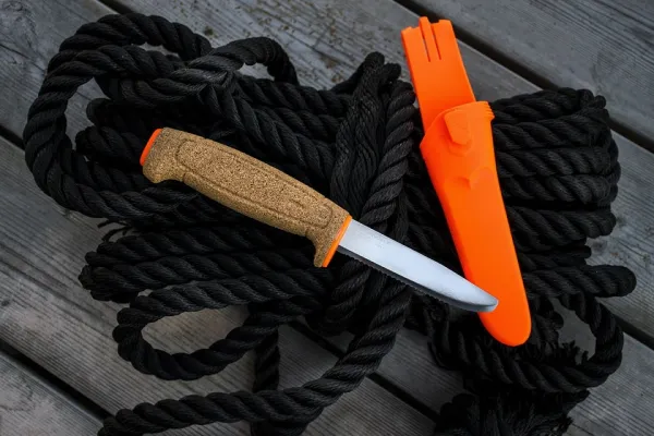 Morakniv Floating Serrated Knife