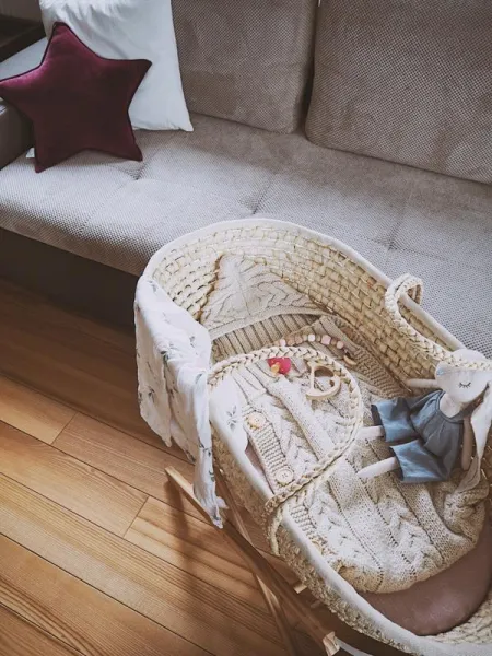Ahojbaby Stojan na Mojžišov košík pre bábätká Smart Natural bez laku