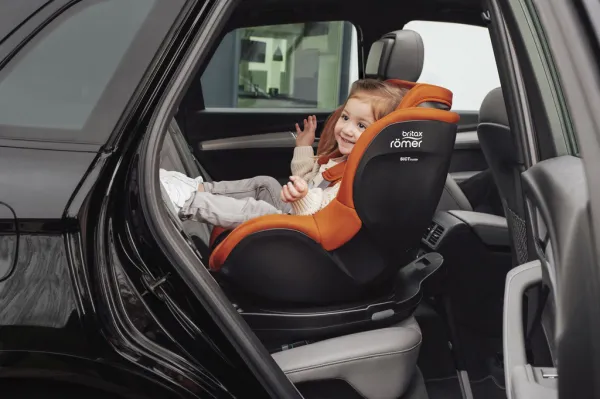 BRITAX RÖMER Autosedačka Dualfix Pro (0-105 cm) Golden Cognac Diamond collection