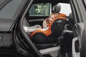 BRITAX RÖMER Autosedačka Dualfix Pro (0-105 cm) Indigo Blue Diamond collection