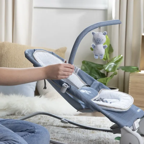 Vibrujúce lehátko Ingenuity Happy Belly™ Rock-to-Bounce – Chambray