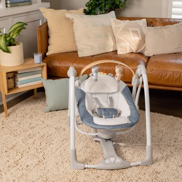 Hojdačka Ingenuity Swing 'n Go Chambray