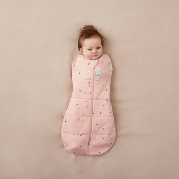 ERGOPOUCH - Zavinovačka a vak na spanie 2v1 Cocoon Daisies 3-6 m, 6-8 kg, 2,5 tog