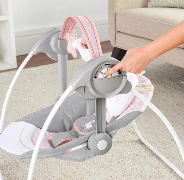 INGENUITY Hojdačka s melódiou Flora the Unicorn™ 0m+ do 9 kg