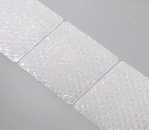 Samolepiaca páska reflexná 100 x 5 cm, delená, biela