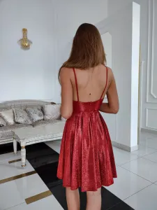 Červené trblietavé šaty na ramienka Veľkosť: 34
