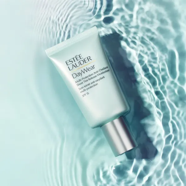 Estée Lauder DayWear Multi-Protection Anti-Oxidant Sheer Tint Release Moisturizer SPF 15 tónovací hydratačný krém pre všetky typy pleti SPF 15 50 ml