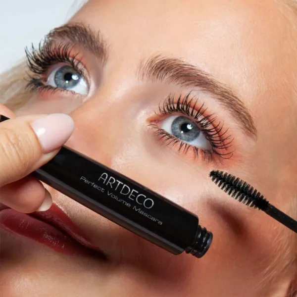 ARTDECO Perfect Volume riasenka pre objem a natočenie rias 21 Black 10 ml