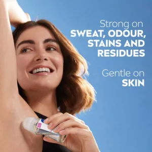 Nivea Invisible Black & White Clear guličkový antiperspirant pre ženy 50 ml