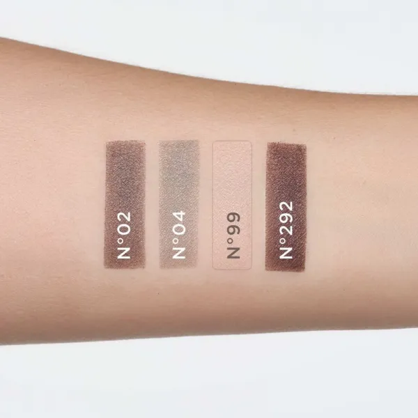 ARTDECO Eyeshadow Pearl očné tiene pre vloženie do paletky s perleťovým leskom odtieň 04 Pearly Mystical Grey 0,8 g