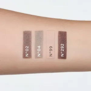 ARTDECO Eyeshadow Pearl očné tiene pre vloženie do paletky s perleťovým leskom odtieň 04 Pearly Mystical Grey 0,8 g