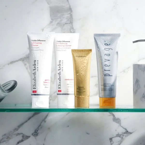 Elizabeth Arden Visible Difference exfoliačná čistiaca pena pre normálnu až zmiešanú pleť 125 ml