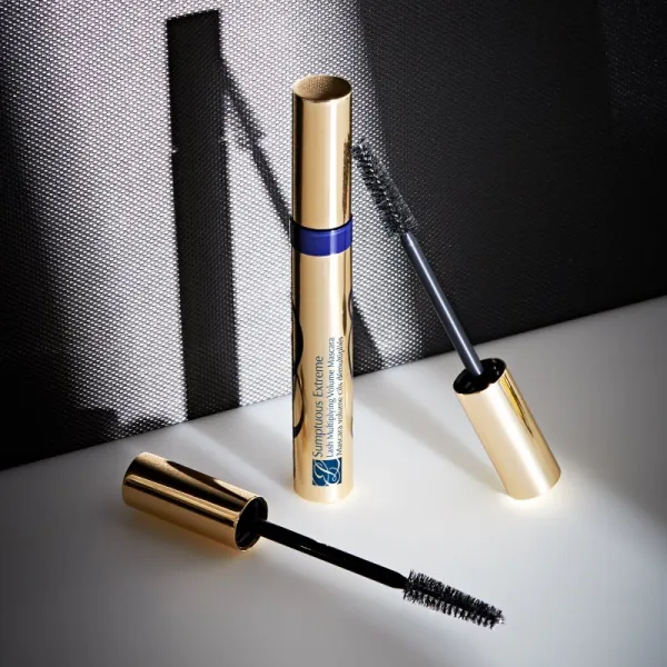 Estée Lauder Sumptuous Extreme Mini riasenka pre objem a zahustenie rias 2,8 ml