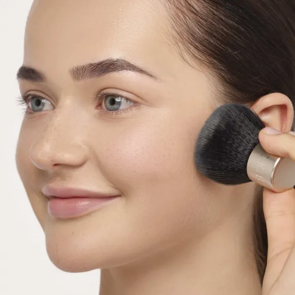ARTDECO Pure Minerals Powder Foundation štetec na minerálny púdrový make-up 1 ks