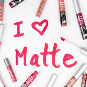 theBalm Meet Matt(e) Hughes Long Lasting Liquid Lipstick dlhotrvajúci tekutý rúž odtieň Dedicated 7.4 ml