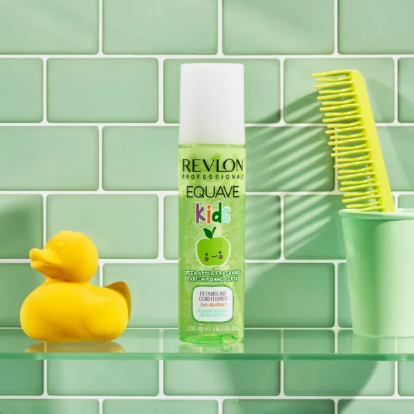 Revlon Professional Equave Kids hypoalergénny bezoplachový kondicionér pre jednoduché rozčesávanie vlasov od 3 rokov 200 ml