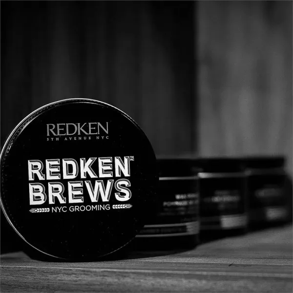 Redken Brews pomáda na vlasy pre fixáciu a tvar 100 ml