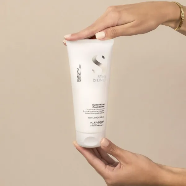 Alfaparf Milano Semi di Lino Diamond Illuminating rozjasňujúci kondicionér pre lesk a ľahké rozčesávanie vlasov 200 ml