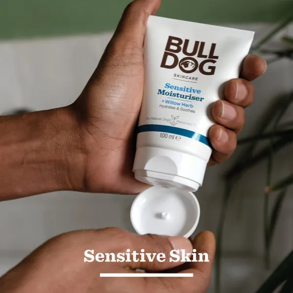 Bulldog Sensitive Moisturizer hydratačný krém na tvár 100 ml