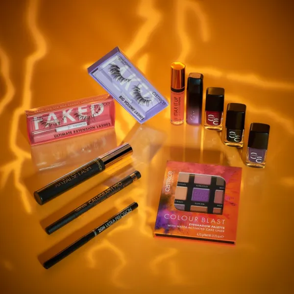 Catrice Calligraph Pro Precise 24h Matt vodeodolné očné linky v pere odtieň 010 Intense Black Waterproof 1,2 ml