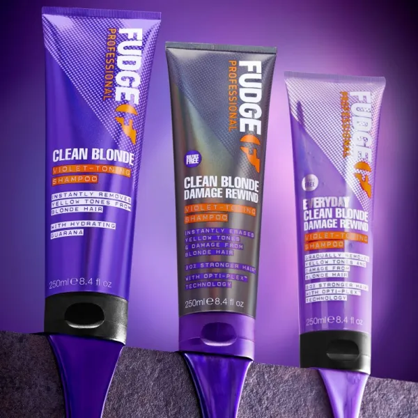 Fudge Clean Blonde Damage Rewind fialový tónovací šampón pre blond a melírované vlasy 250 ml
