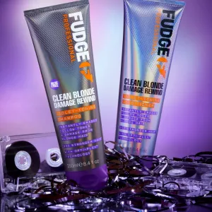 Fudge Clean Blonde Damage Rewind fialový tónovací šampón pre blond a melírované vlasy 250 ml