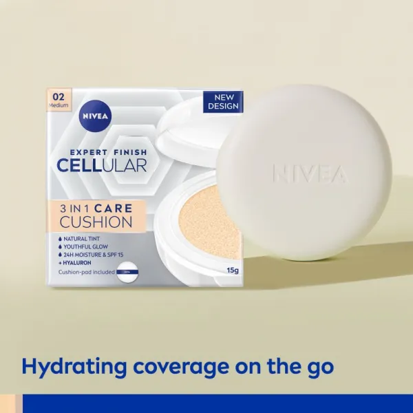 Nivea Cellular Expert Finish Ošetrujúci tónovací krém v hubke 3 v 1 02 stredný odtieň 15 g