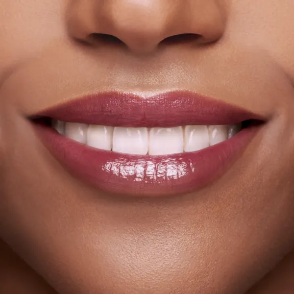 Clarins Lip Perfector Shimmer lesk na pery s hydratačným účinkom odtieň 08 Plum Shimmer 12 ml