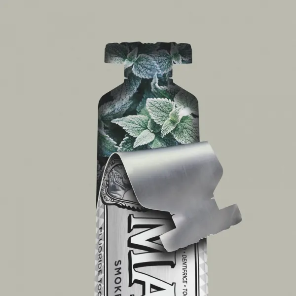 Marvis Whitening Smokers Mint bieliaca zubná pasta pre fajčiarov príchuť Mint 85 ml