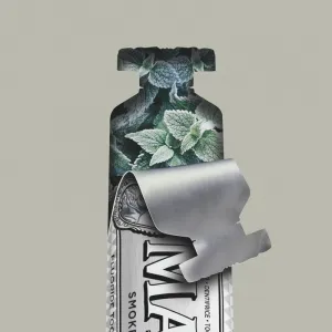 Marvis Whitening Smokers Mint bieliaca zubná pasta pre fajčiarov príchuť Mint 85 ml
