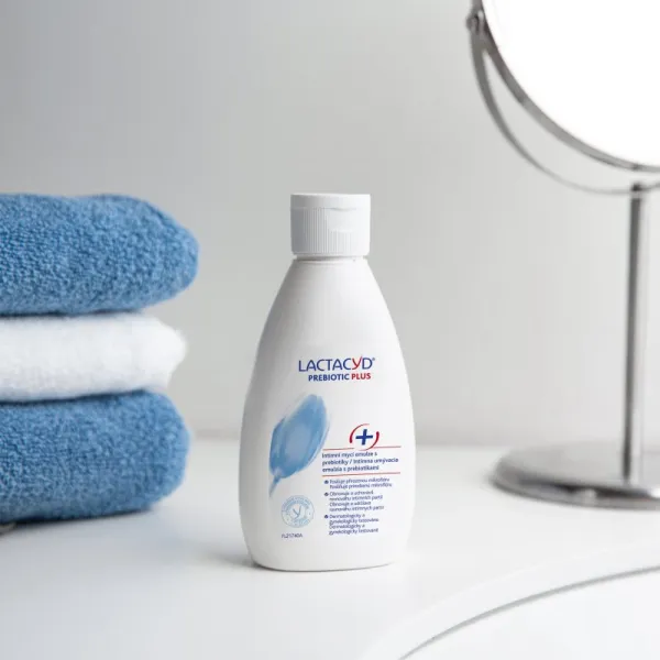 Lactacyd Prebiotic Plus umývacia emulzia na intímnu hygienu 200 ml
