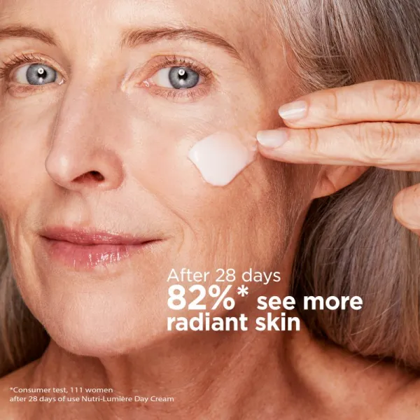Clarins Nutri-Lumière Day revitalizačný denný krém pre žiarivý vzhľad pleti 50 ml