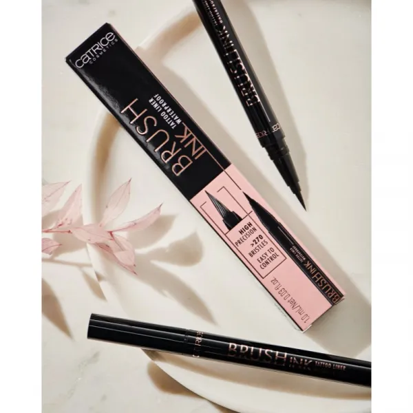 Catrice Brush Ink Tattoo Liner vodeodolné očné linky v pere 1.0 ml