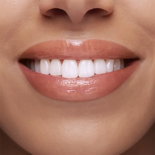 Clarins Lip Perfector Shimmer lesk na pery s hydratačným účinkom odtieň 02 Apricot Shimmer 12 ml