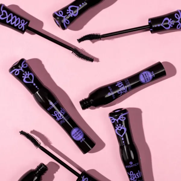 essence Lash PRINCESS tvarujúca riasenka pre objem a natočenie mihalnic odtieň Black 12 ml