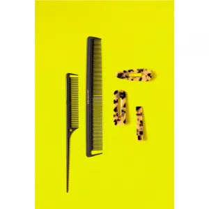 BrushArt Hair Tail comb with a carbon finish hrebeň 1 ks